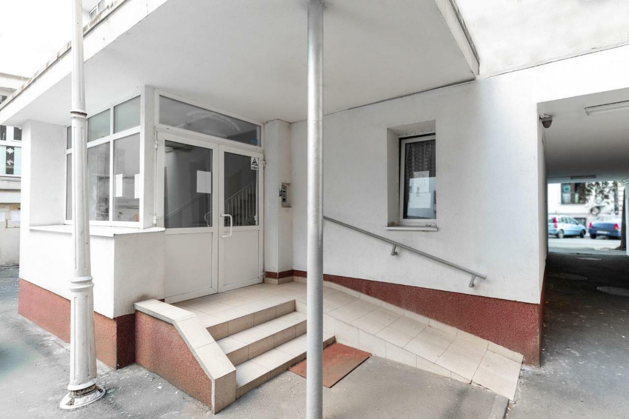 Qult - Up In The Sky Apartment Bukares Bagian luar foto